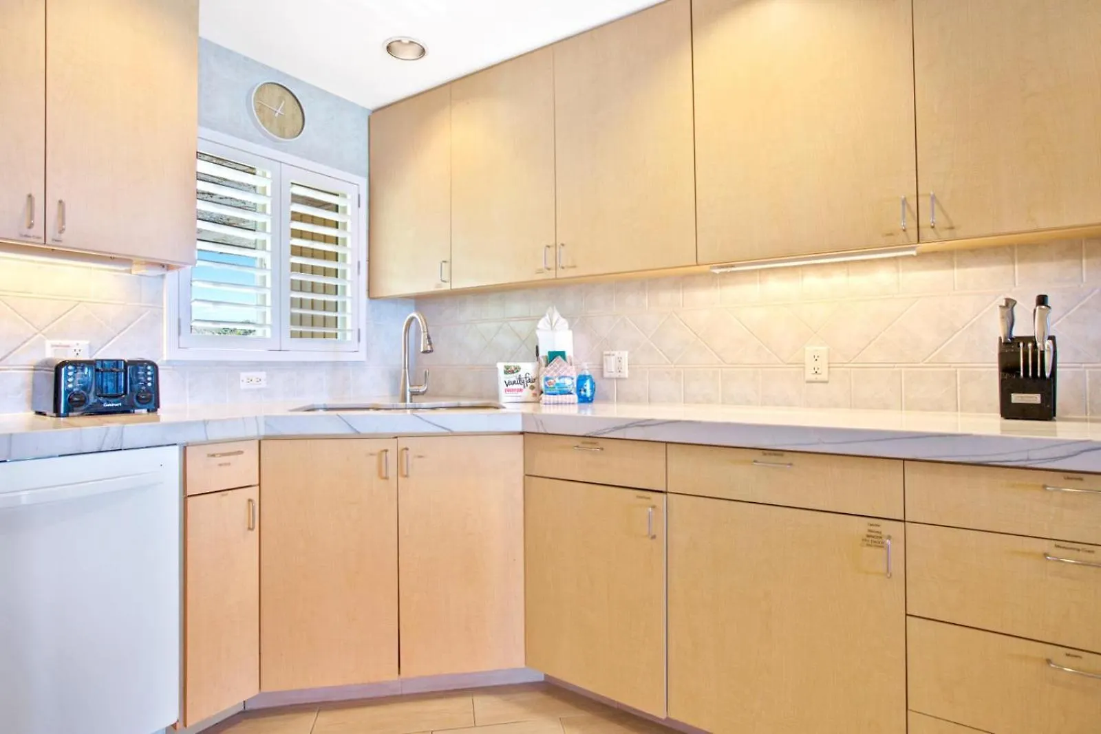 Apartment Kbm Resorts Free Car Lokelani Lok-B203 Ocean Front Remodeled With Kidbeach Gear Napili-Honokowai United States